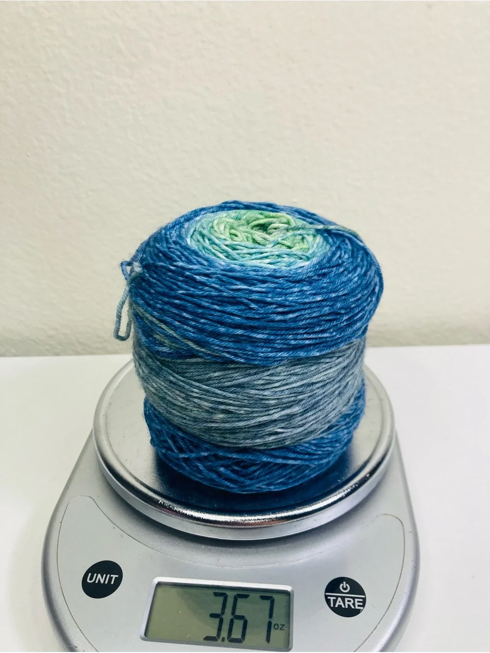 Bargain Yarn: 109g / 3.67 oz Untagged Variegated Yarn Cake